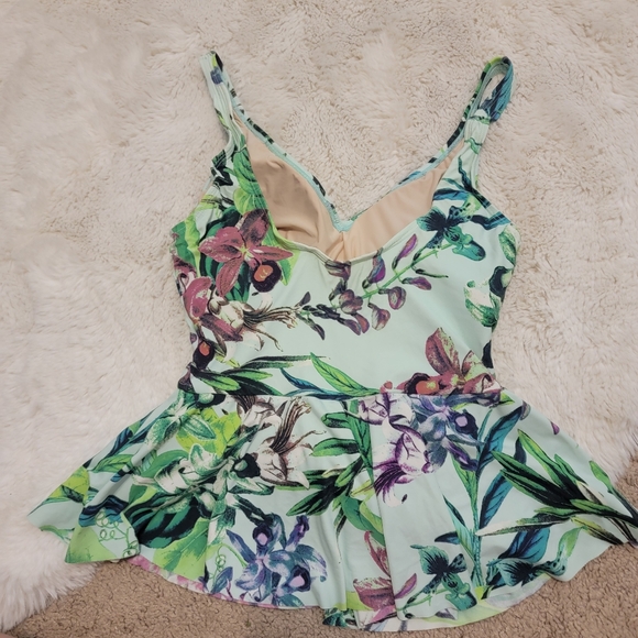 ❤️ SALE! Anthropologie Mix-and-Match Floral Peplum Tankini - Picture 4 of 10